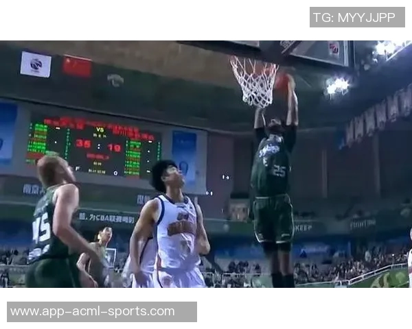 文班在CBA首节遭遇重创五次失误三次犯规表现不佳引发热议 文班在CBA首节遭遇重创五次失误三次犯规表现不佳引发热议